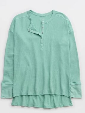 OFFLINE By Aerie Wow! Waffle Henley XL Mint Hi-Low Long Sleeve Top Thumbholes